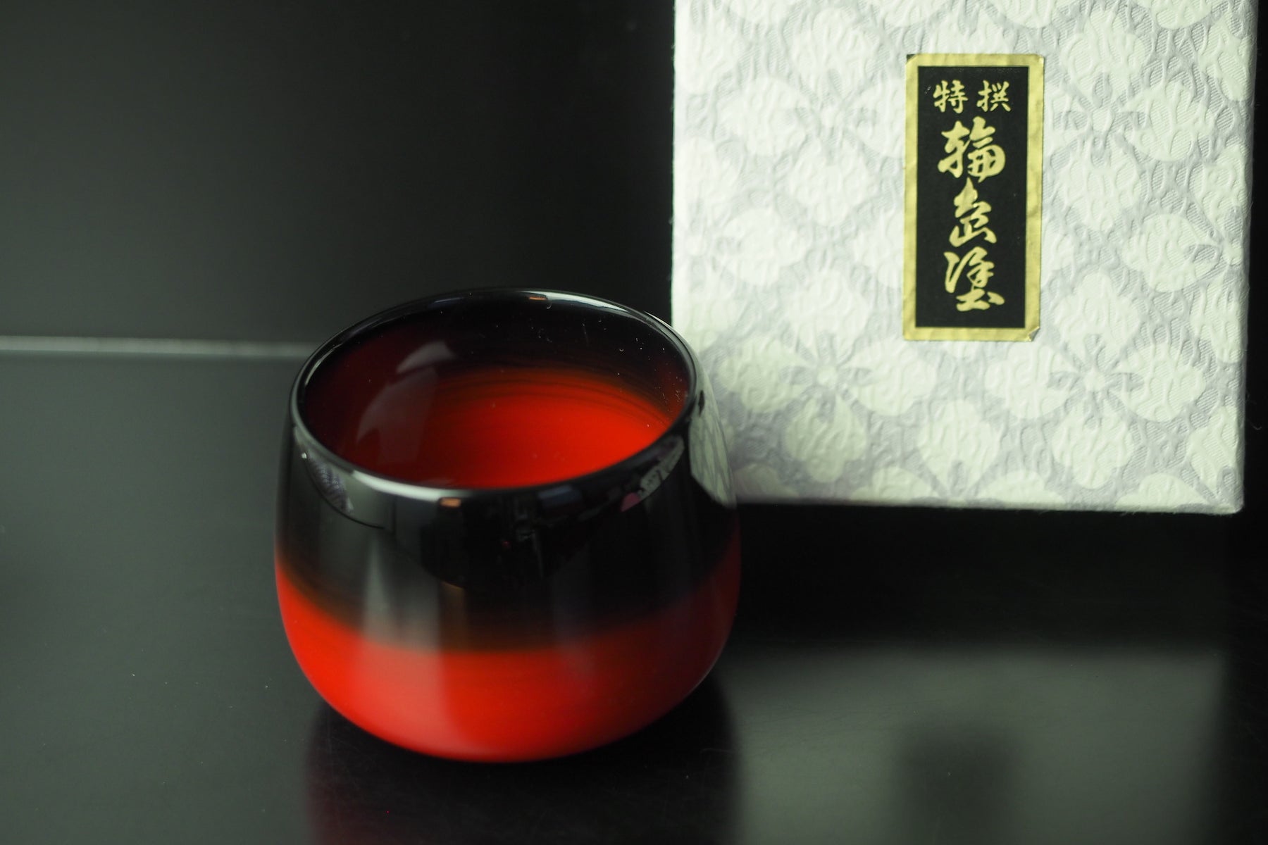 One of the most well known Japanese natural paints "漆-Lacquer-"