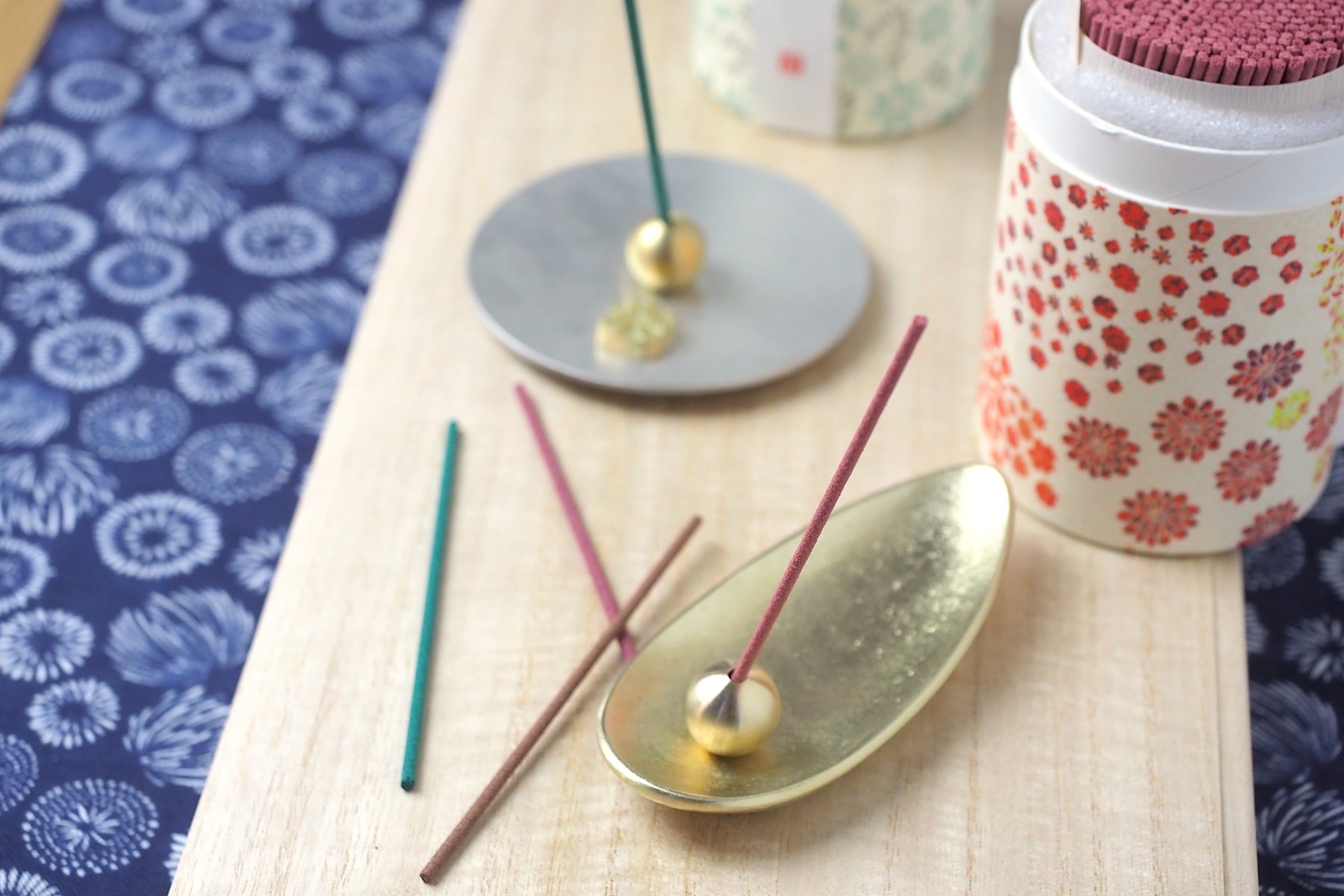 How to enjoy Japanese incense sticks (with a bit of background of the products)