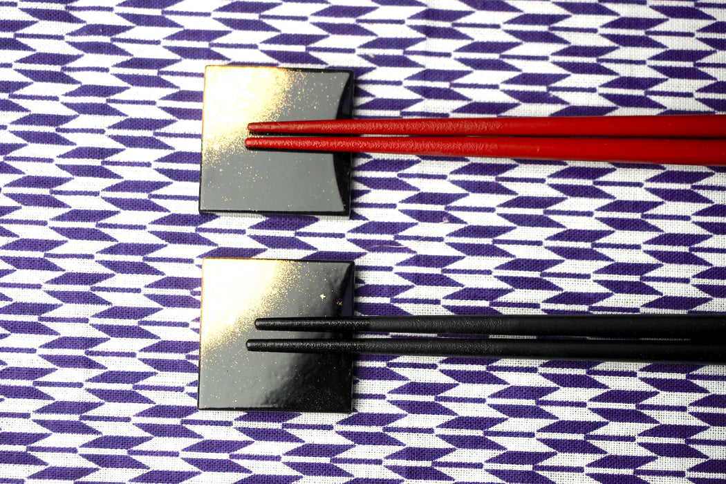 2 Chopsticks & 2 Chopstick Rest Set - Hazy Gold (black & red)